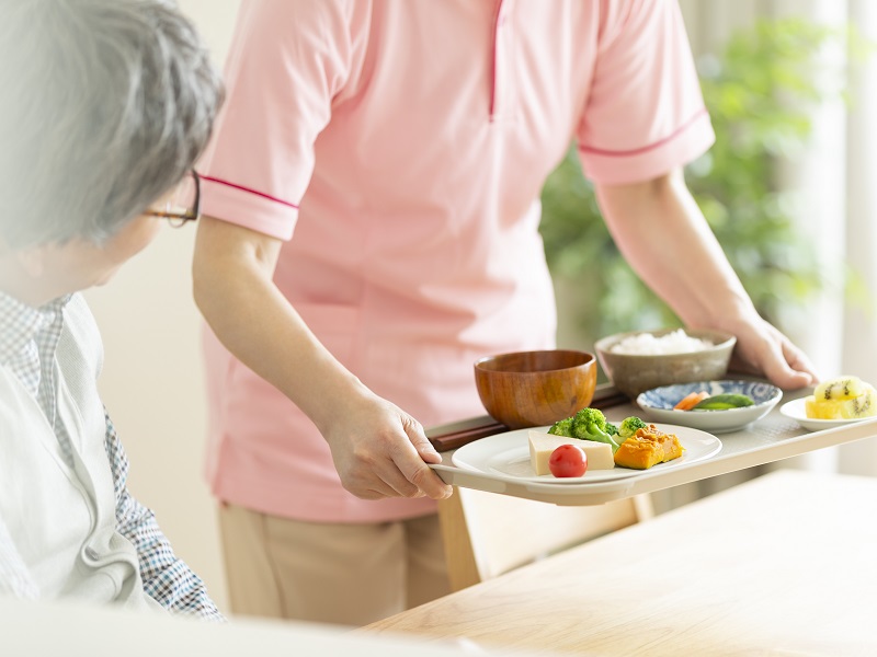 栄養士や調理師と違う 介護食士とはどんな資格 介護をもっと好きになる情報サイト きらッコノート 栄養士や調理師と違う 介護食士とはどんな資格 介護をもっと好きになる情報サイト きらッコノート