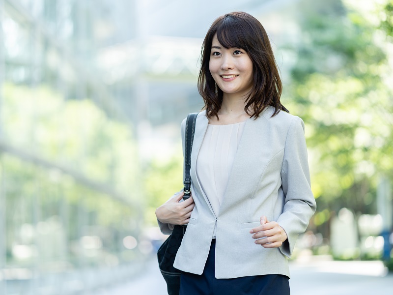 介護職に適した服装は 季節 シーン別に解説 介護をもっと好きになる情報サイト きらッコノート
